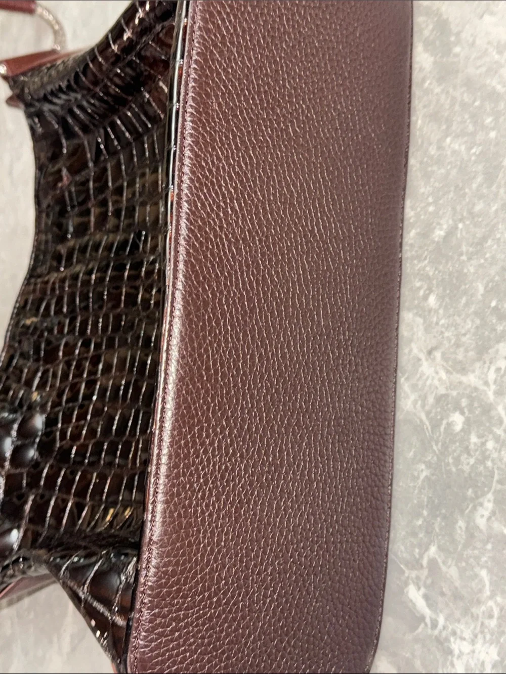 Brighton Cher coll. Leather shoulhWomen's Croc-Embossed Dark Brown Shoulder Bag